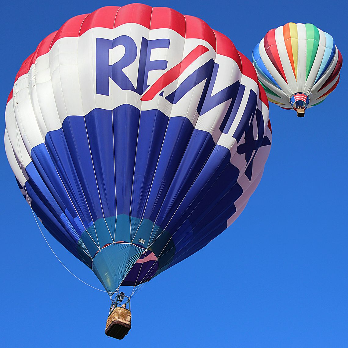 RE/MAX hot air balloon